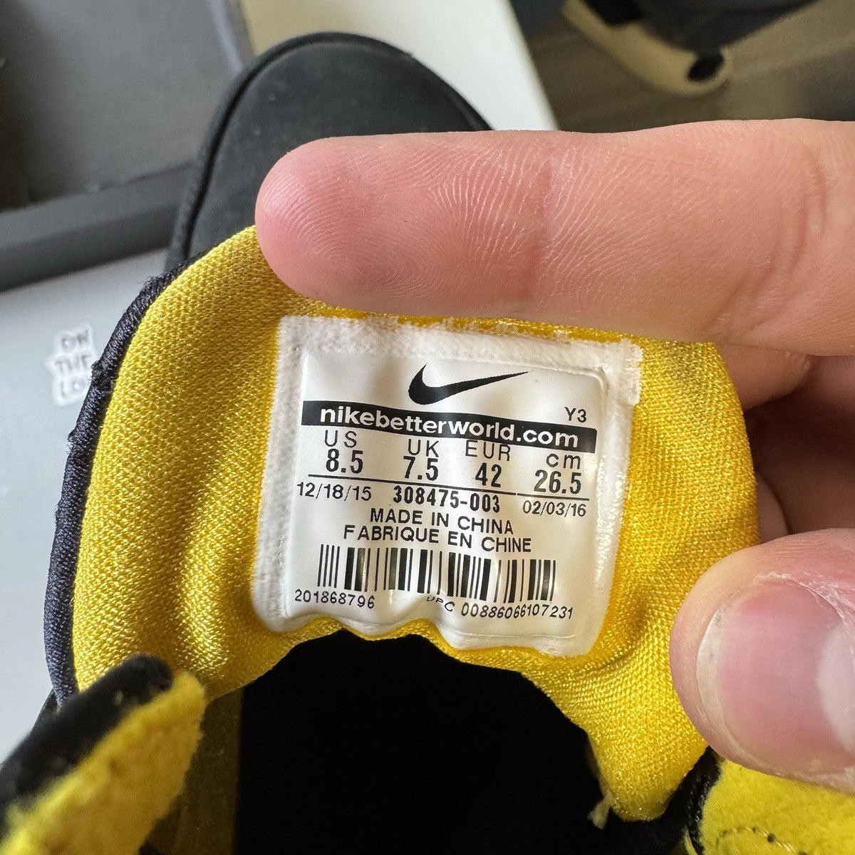 Nike Air Zoom Huarache 2K4 Kobe Black Maize (USED)