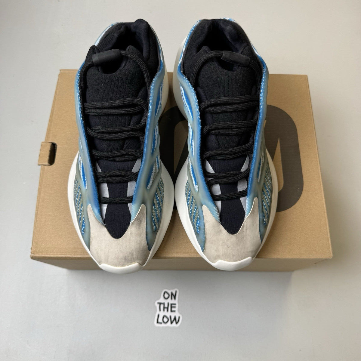 Adidas Yeezy 700 V3 Arzareth (USED)