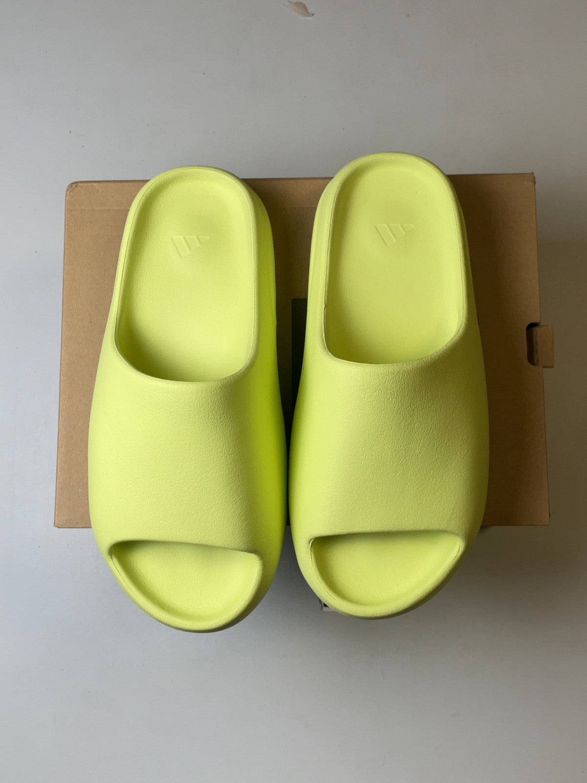 Adidas Yeezy Slide Glow Green 2022/2023 Restock (USED)