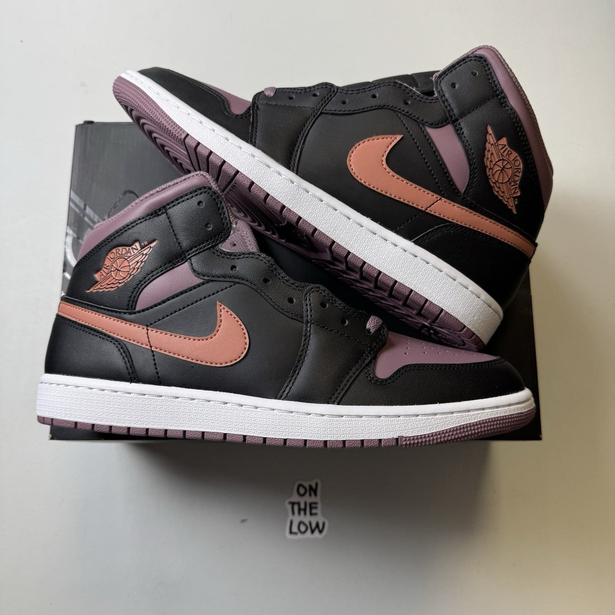Jordan 1 Mid SE Black Sky J Mauve