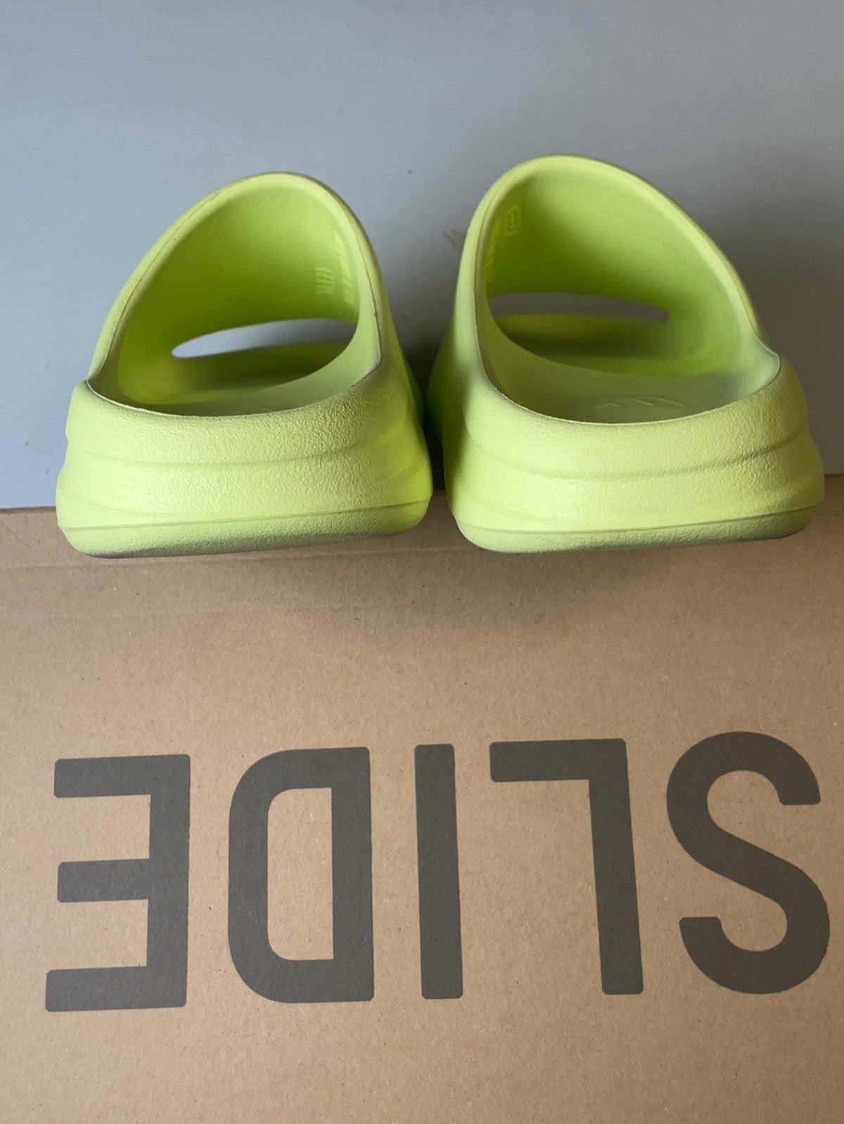 Adidas Yeezy Slide Glow Green 2022/2023 Restock (USED)