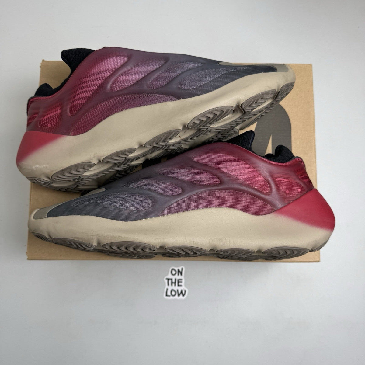 Adidas Yeezy Boost 700 V3  Faded Carbon (USED)