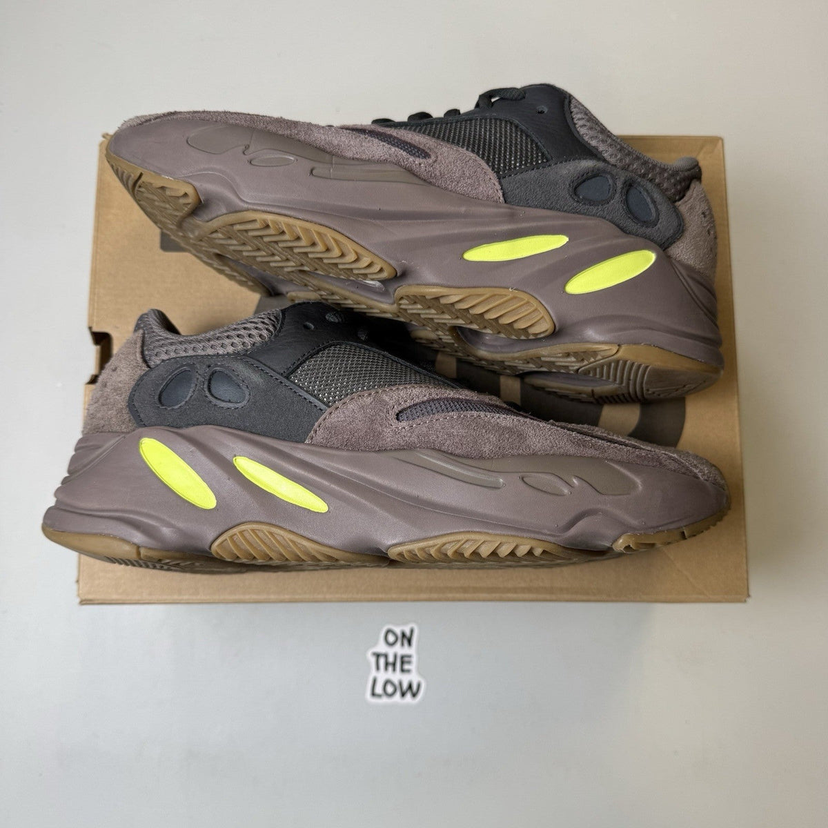 Adidas Yeezy Boost 700 V2 Mauve (USED)