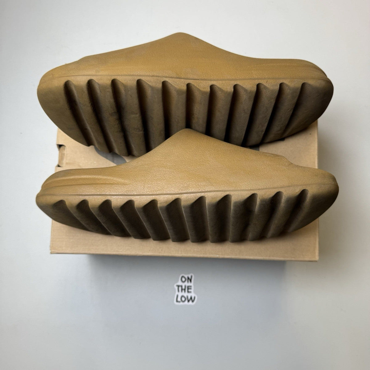 Adidas Yeezy Slide Ochre (USED)