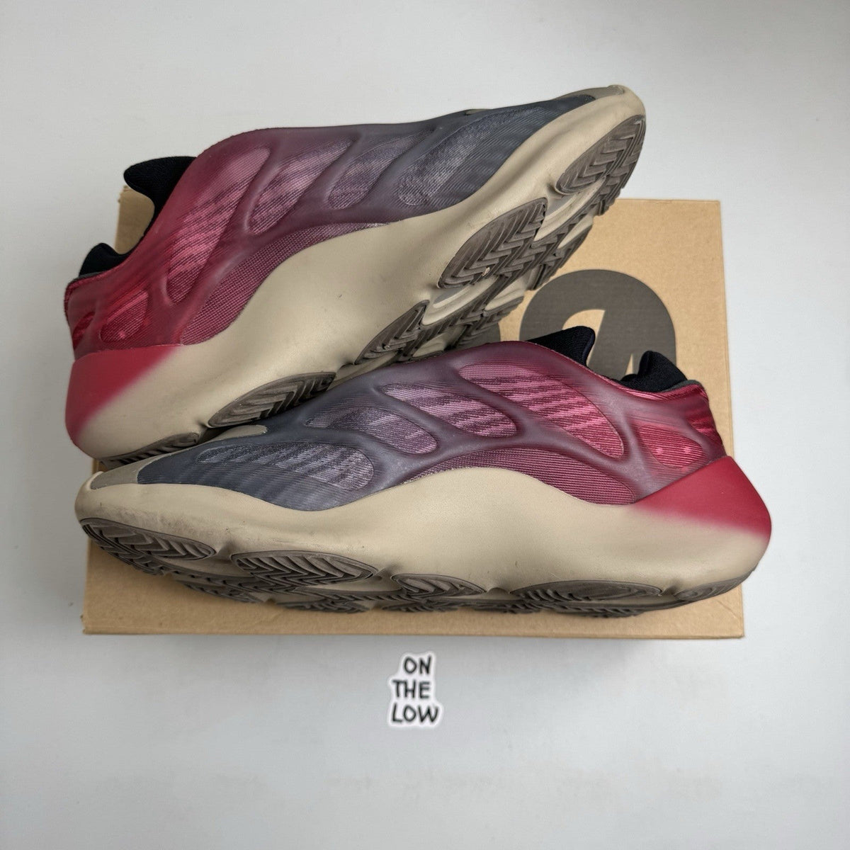 Adidas Yeezy Boost 700 V3  Faded Carbon (USED)
