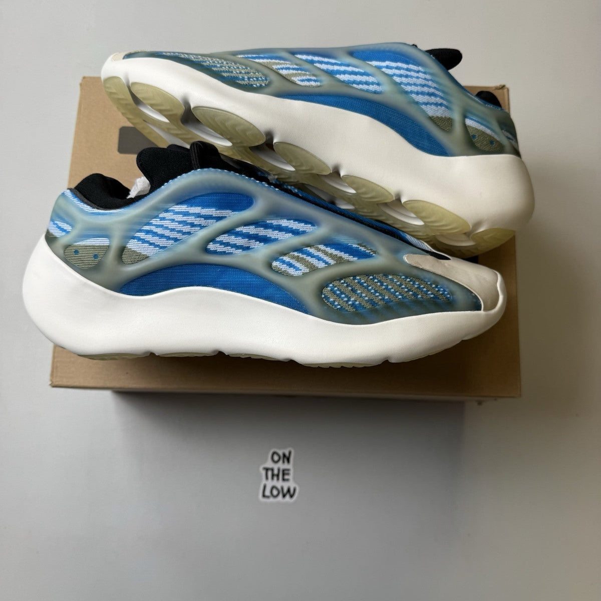 Adidas Yeezy 700 V3 Azareth