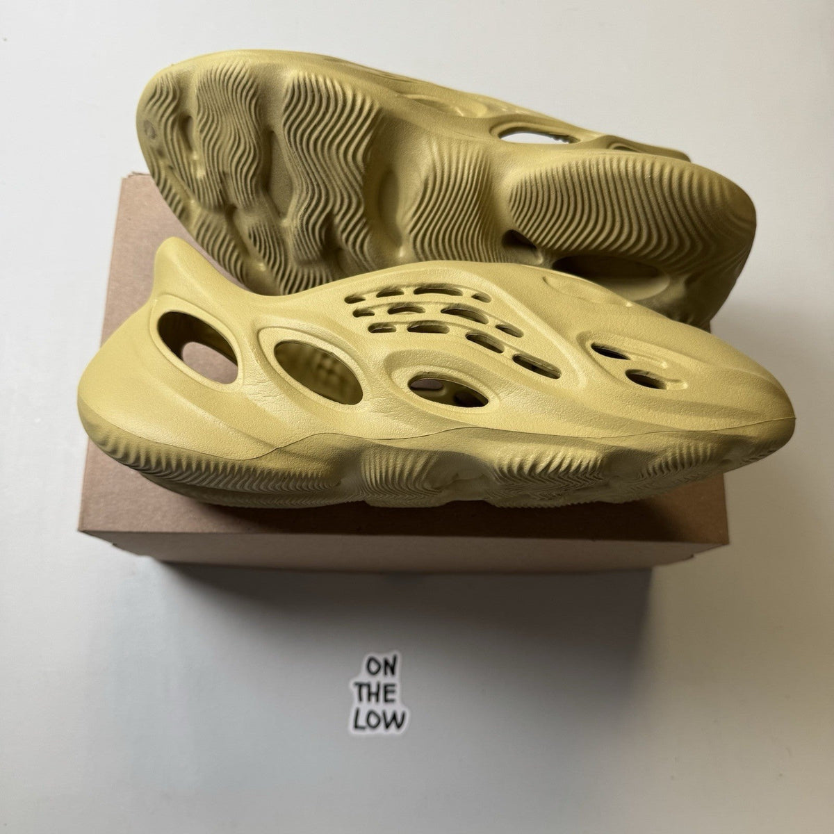 Adidas Yeezy Foam RNNR Sulfur (USED)