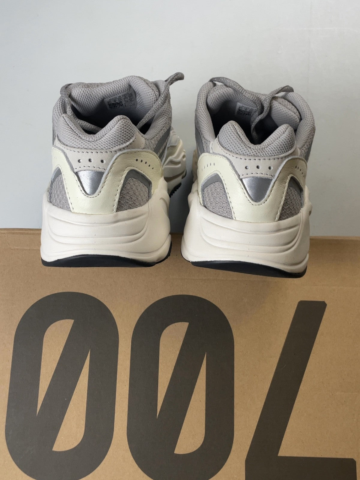 Adidas Yeezy Boost 700 V2 Static (USED)