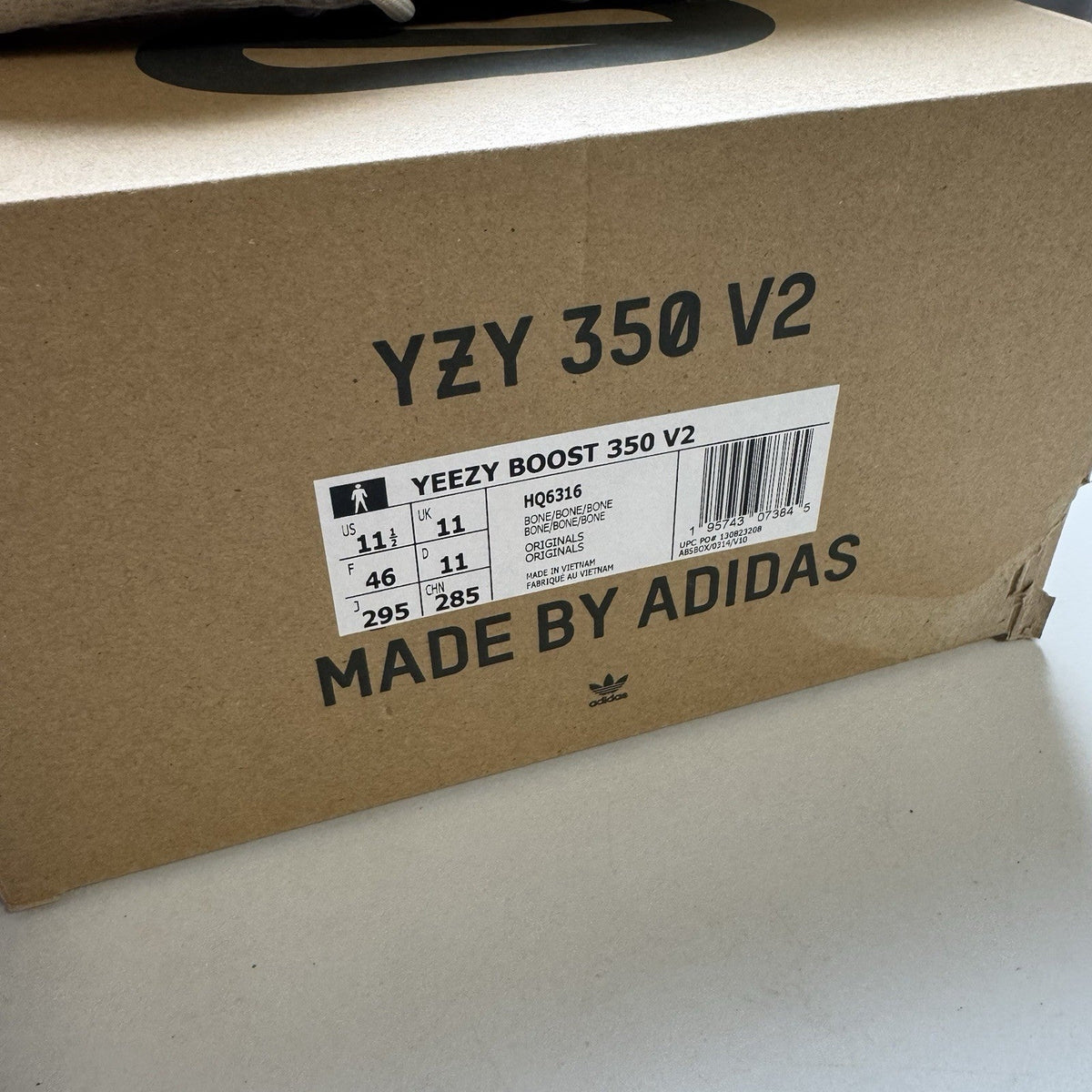 Adidas Yeezy Boost 350 V2 Bone (USED)