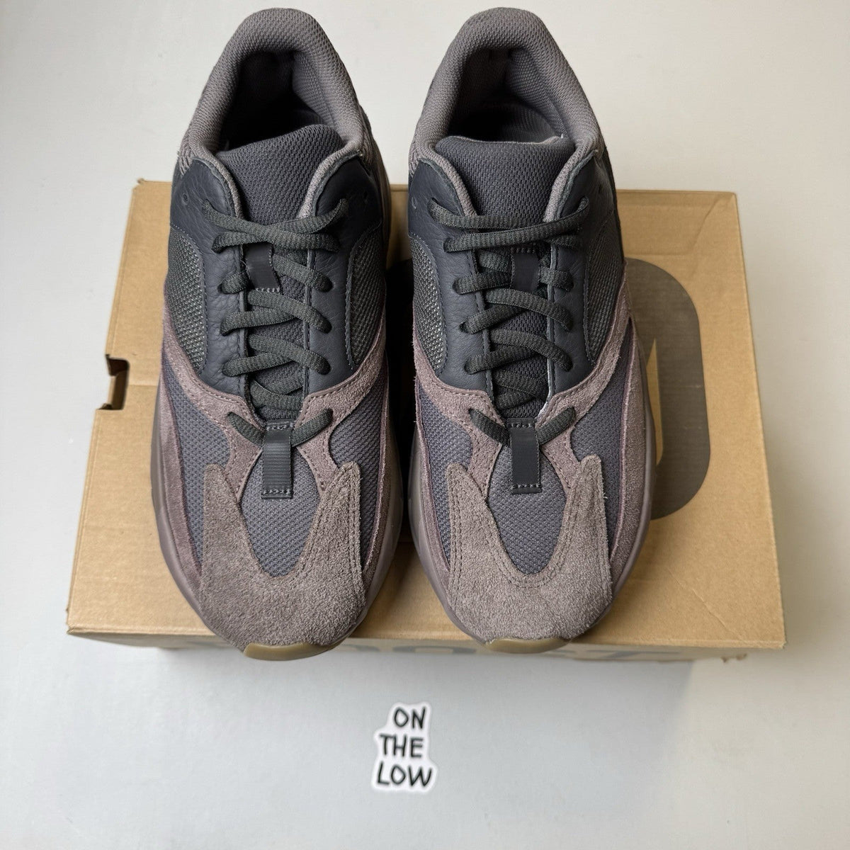 Adidas Yeezy Boost 700 V2 Mauve (USED)