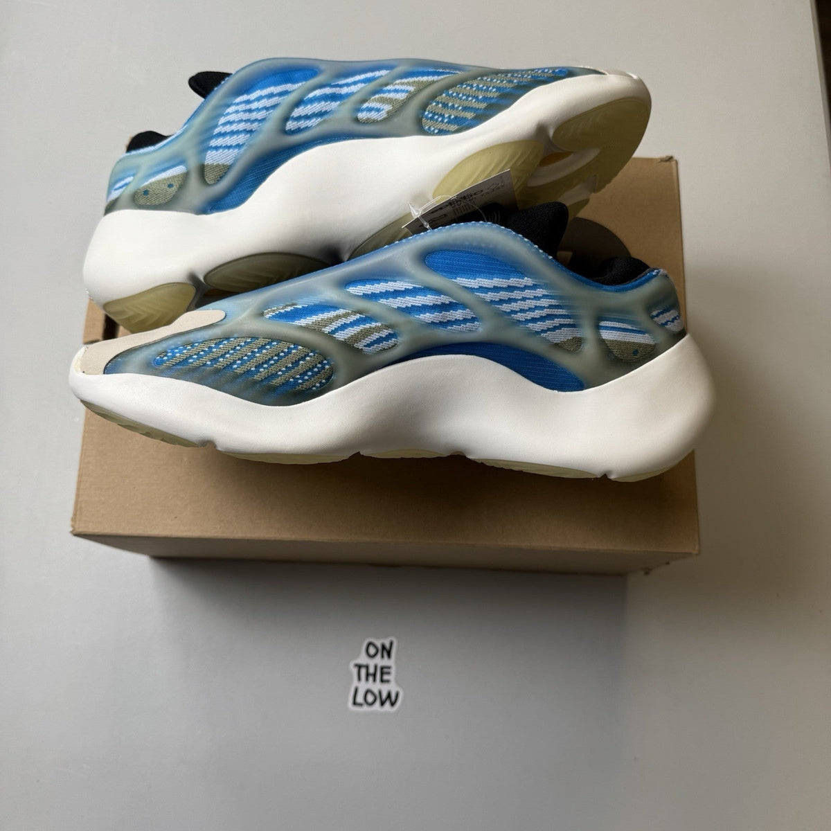 Adidas Yeezy 700 V3 Azareth