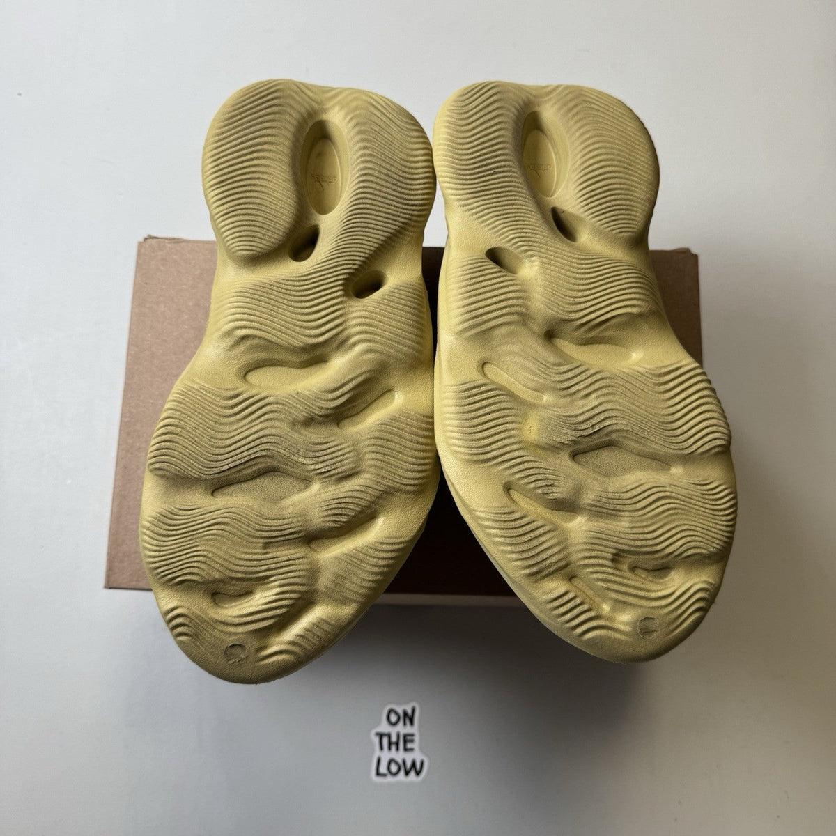Adidas Yeezy Foam RNNR Sulfur (USED)