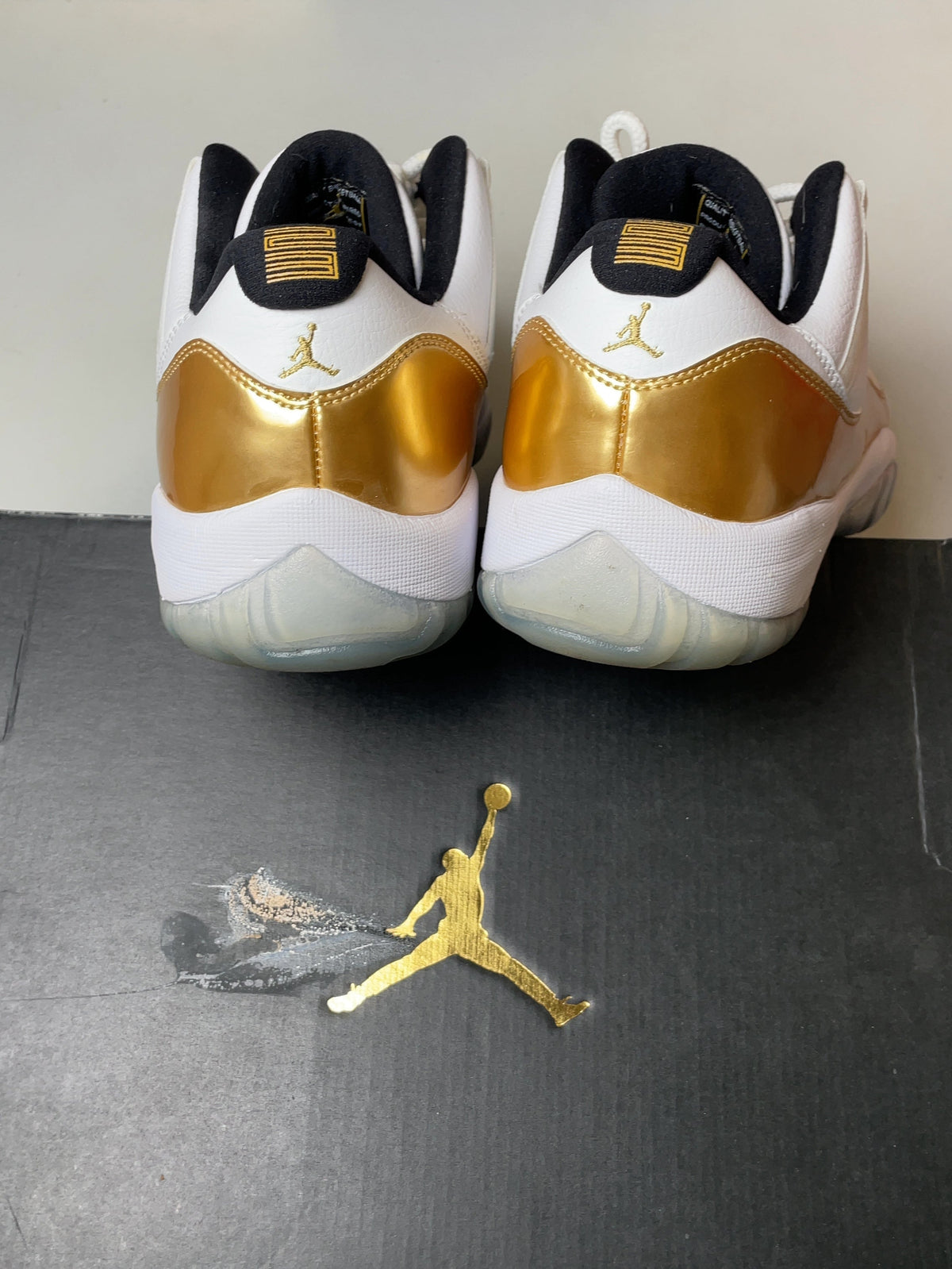 Jordan 11 Retro Low Closing Ceremony (USED)