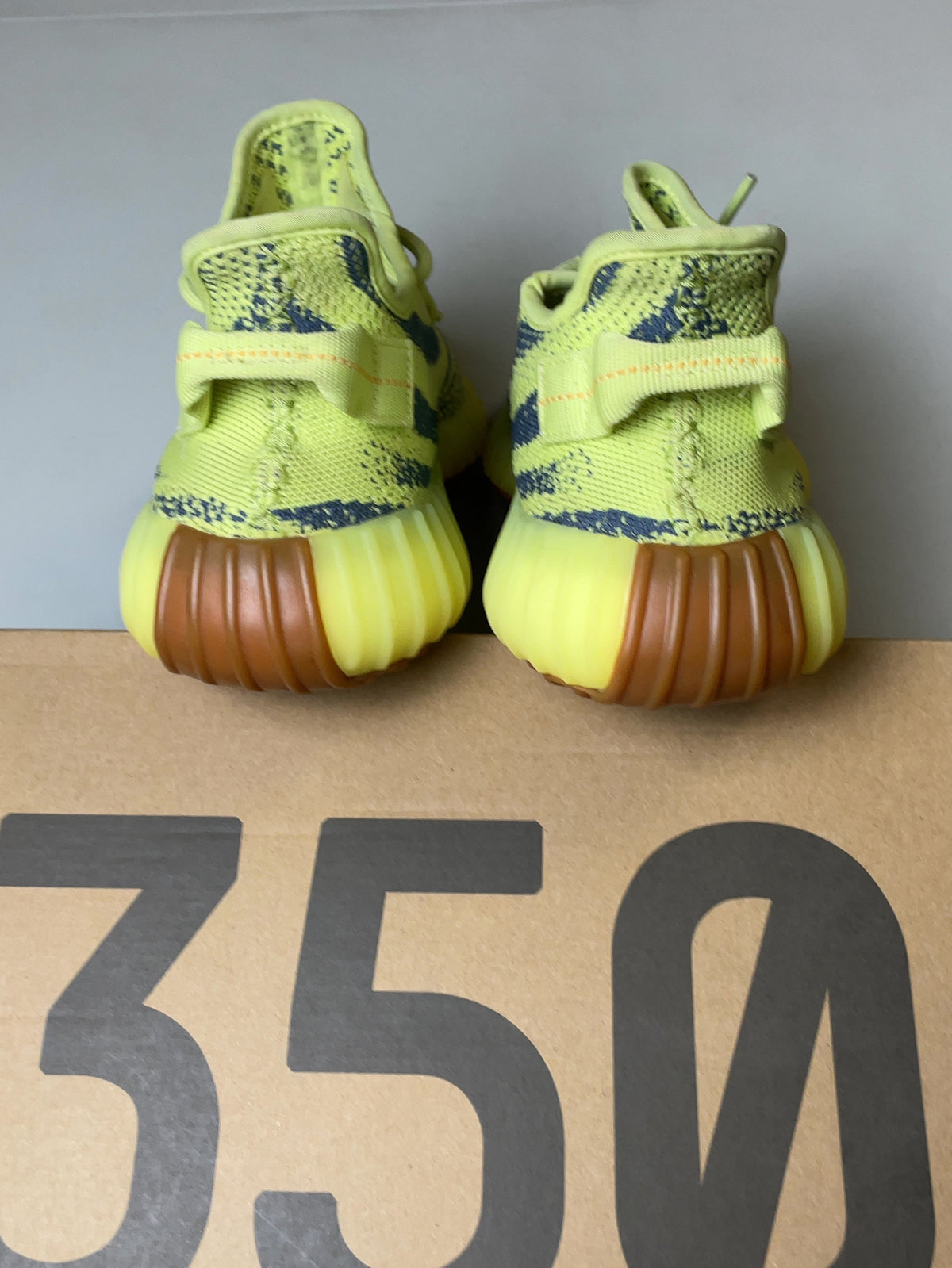 adidas Yeezy Boost 350 V2 Semi Frozen Yellow (USED)