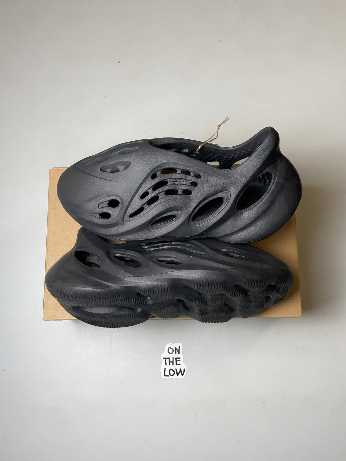 adidas Yeezy Foam RNR Onyx